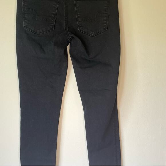 American Eagle Black Distressed NE(X)T Level Stretch Jegging Size 4 - Picture 10 of 14